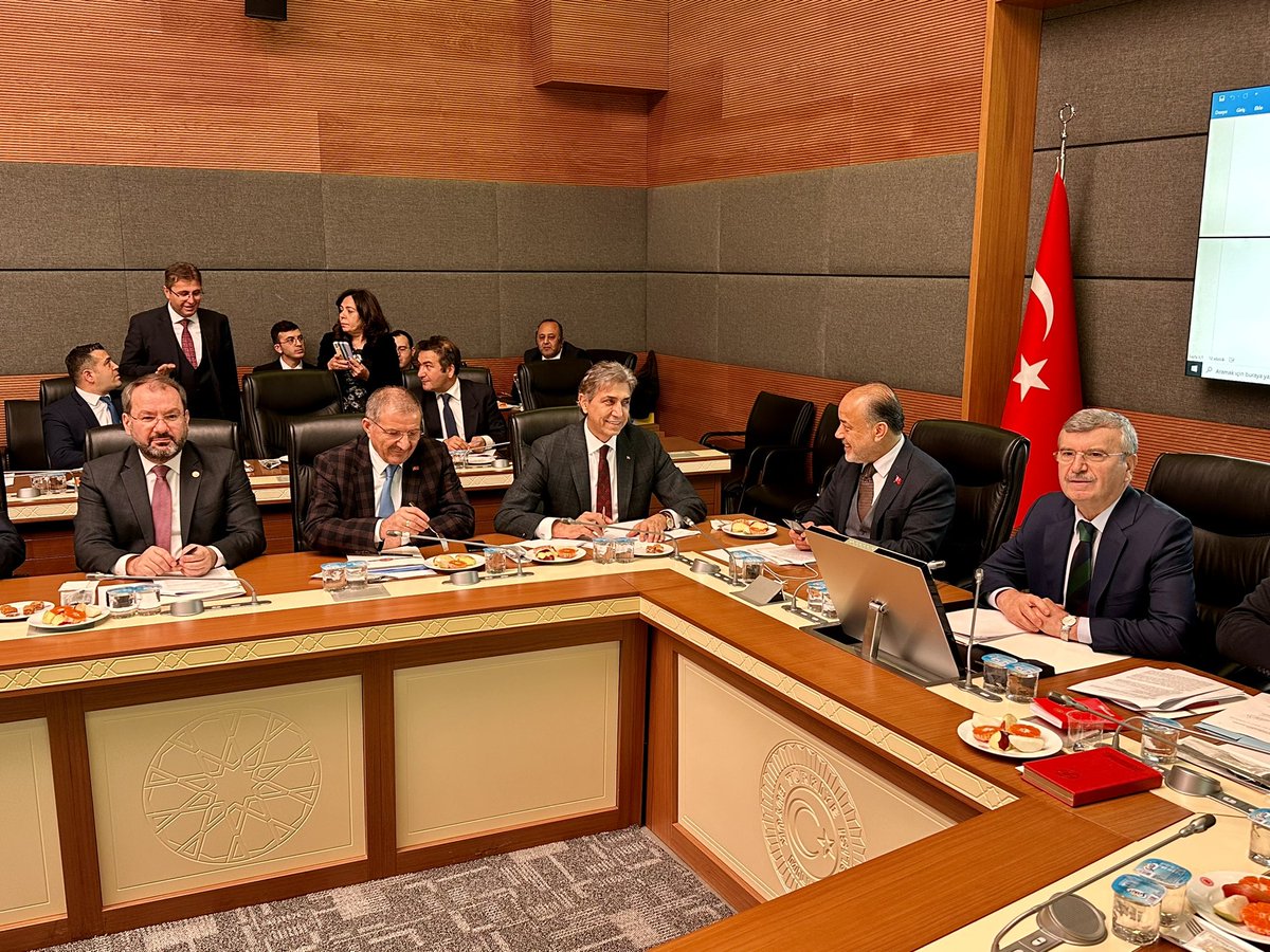 mustafademir's tweet photo. Bayındırlık, İmar, Ulaştırma ve Turizm Komisyonu'muzda Uludağ Alanı Hakkında Kanun Teklifi'nin görüşmelerini tamamladık. https://t.co/RYp1wGK6Dt