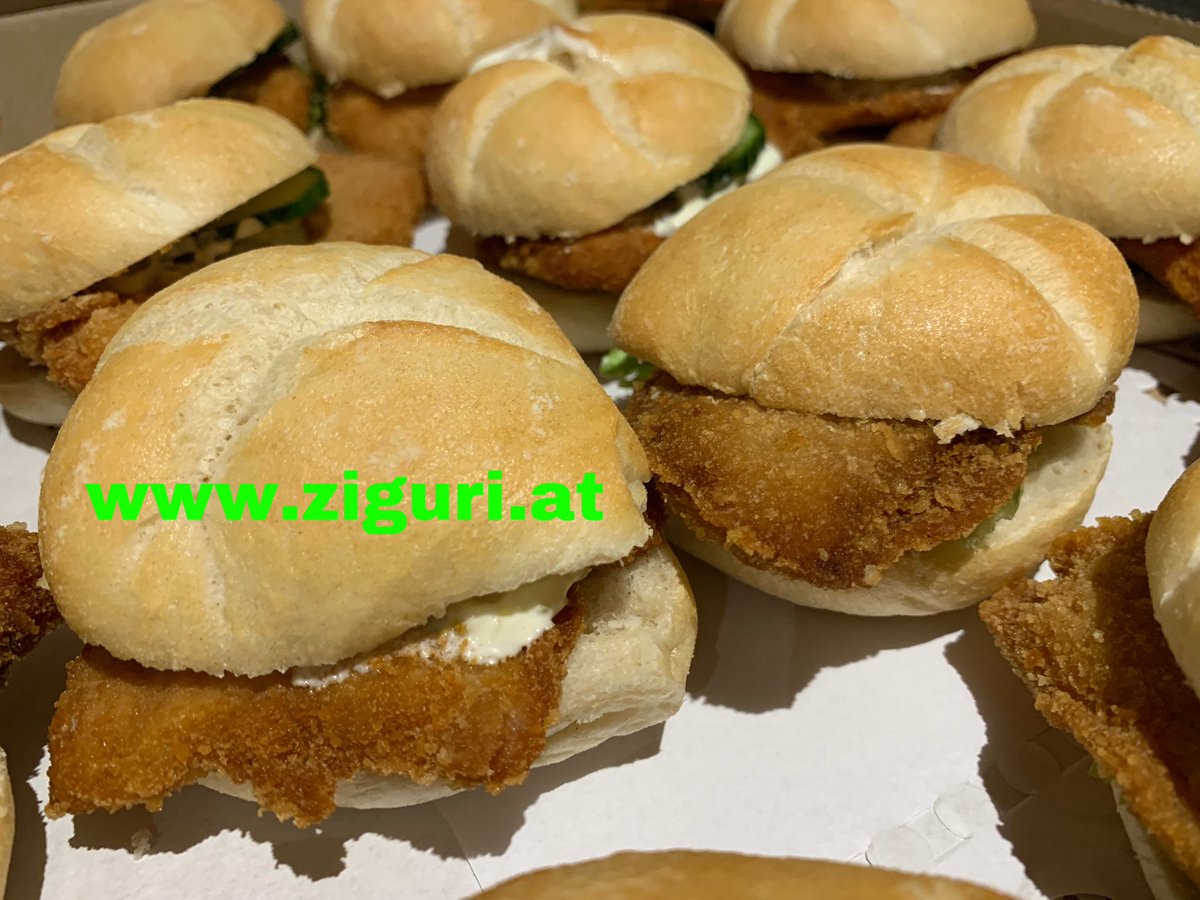 Ziguri_'s tweet photo. Jour Schnitzelsemmeln 😋😋😋 #jourschnitzelsemmel #schnitzelsemmel #ziguri #catering #lieferservice #margarethenammoos https://t.co/NCmfkCsjNM