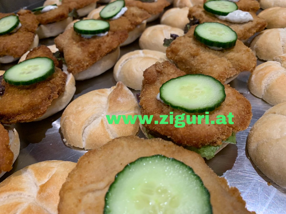 Ziguri_'s tweet photo. Jour Schnitzelsemmeln 😋😋😋 #jourschnitzelsemmel #schnitzelsemmel #ziguri #catering #lieferservice #margarethenammoos https://t.co/NCmfkCsjNM