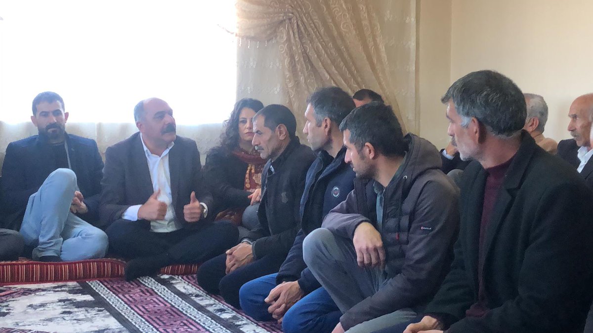 DEMPartiWan's tweet photo. BDP-HDP-DTK Serhat Halk Buluşmalarımıza #Çaldıran ilçemizin Teqiz,Goma Kulo,Noşara Jorê köyleriyle devam ettik
Halk buluşmamıza DTK Eşbaşkanımız Berdan Öztürk, DBP MYK'mız Ökkeş Kava,HDP İl Eşbaşkanımız Handan Karakoyun, İl-ilçe yöneticilerimiz,seçilmişlerimiz ve kurumlar katıldı https://t.co/857xLO4etm