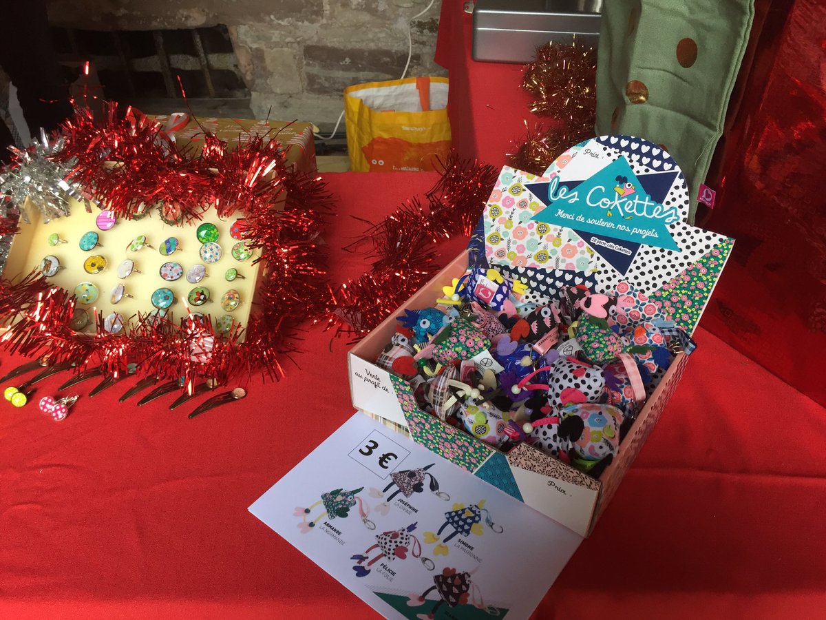 Stand du Lycée Lumière au marché de Noël de #Luxeuil. Les ventes permettront de financer en partie un voyage scolaire.