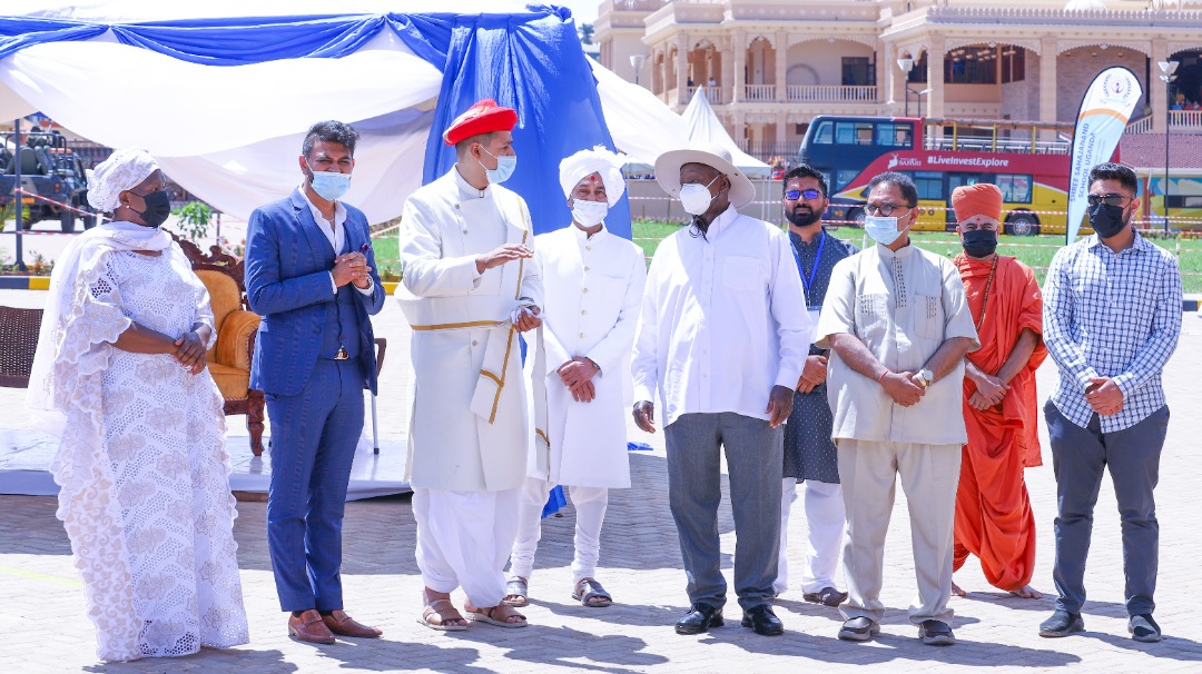 date_africa's tweet photo. 🇺🇬Uganda : President Yoweri Kaguta Museveni recently commissioned the Shree Sahajanand Complex in Bukoto, Kampala, built by Mr Hasmukh Patel, the Director of Tororo Cement as a donation to our people. 

#utdauganda #utdainfo #utdaShree_Sahajanand_Complex #utdabukoto #utdakampala https://t.co/Mspk0j3R3s