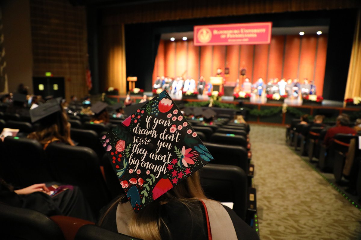 BloomsburgU's tweet image. Can&apos;t make it to commencement? No worries. We got you covered! 🎓🐾 #BUClass2022 #graduation #livestream 

🎥➡ bloomu.edu/commencement