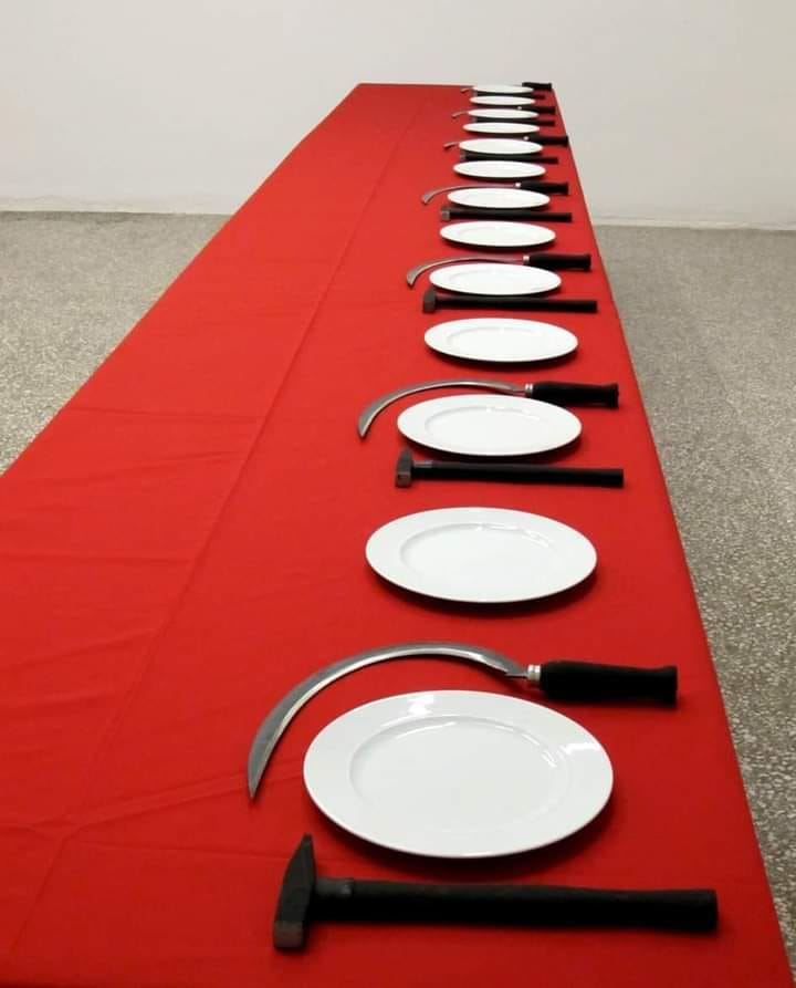 iamjourjean's tweet photo. when my mom asks me to set up the holiday table and avoid talking about politics https://t.co/vxFFpyLJln