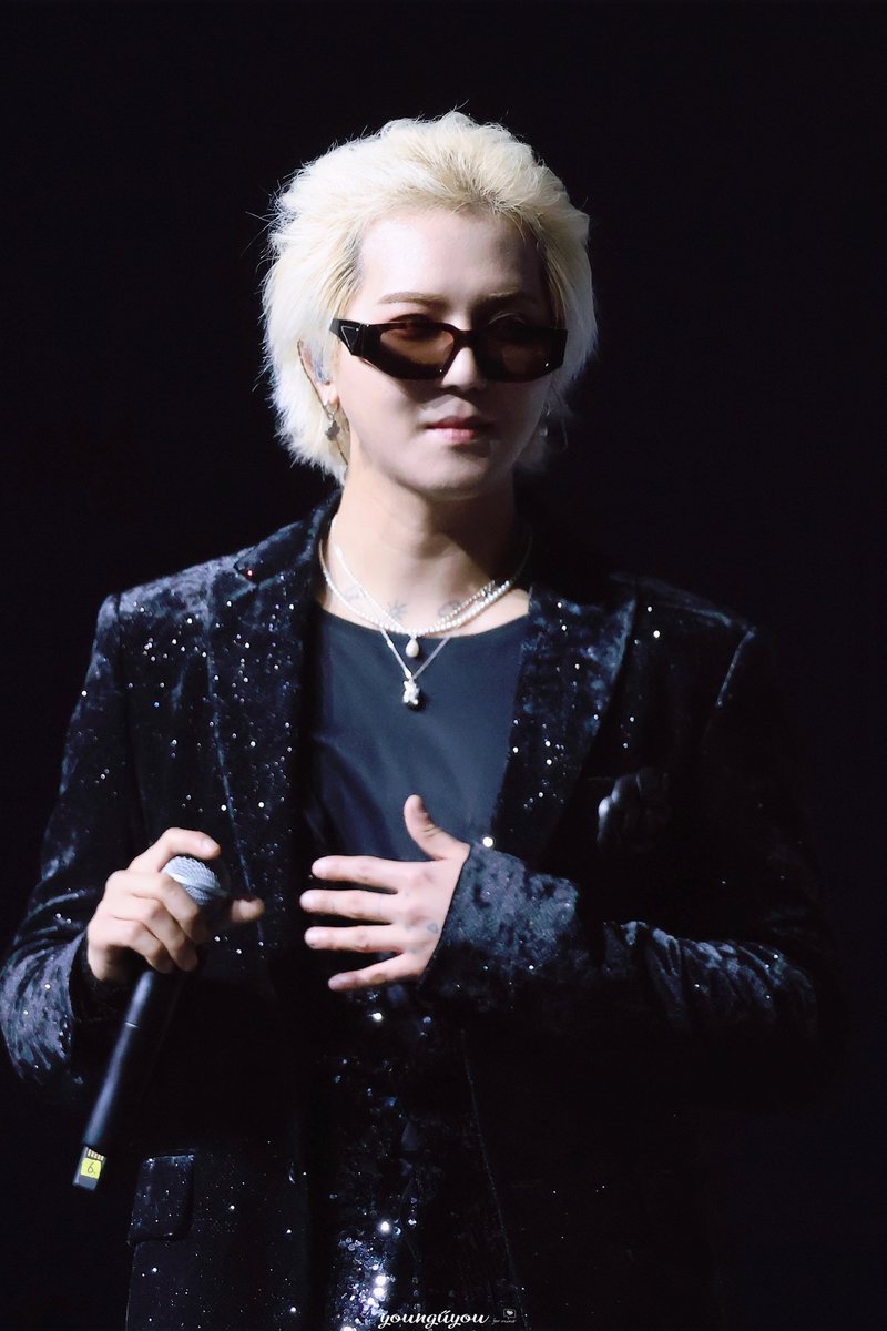 YoungUYou's tweet photo. 아이돌플러스 콘서트 
#MIC_ON_in_THAILAND #IDOLPLUS
#MINO #송민호 #WINNER #위너 https://t.co/mFux3v1kSY