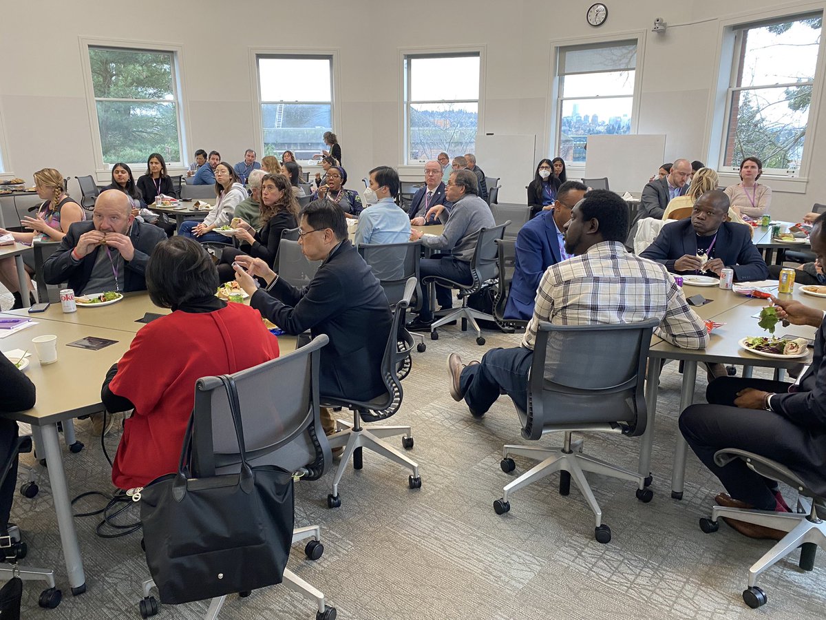 ZeynepEngin's tweet image. Day 2 of #DataForPolicy2022 at the University of Washington @UW - what a day it has been 🤩 - in collaboration with @gatesfoundation. Amazing keynote from Carl Bergstrom, author of #CallingBullshit and launching our own  Africa Engagement Initiative in the packed programme 💜👇🏼