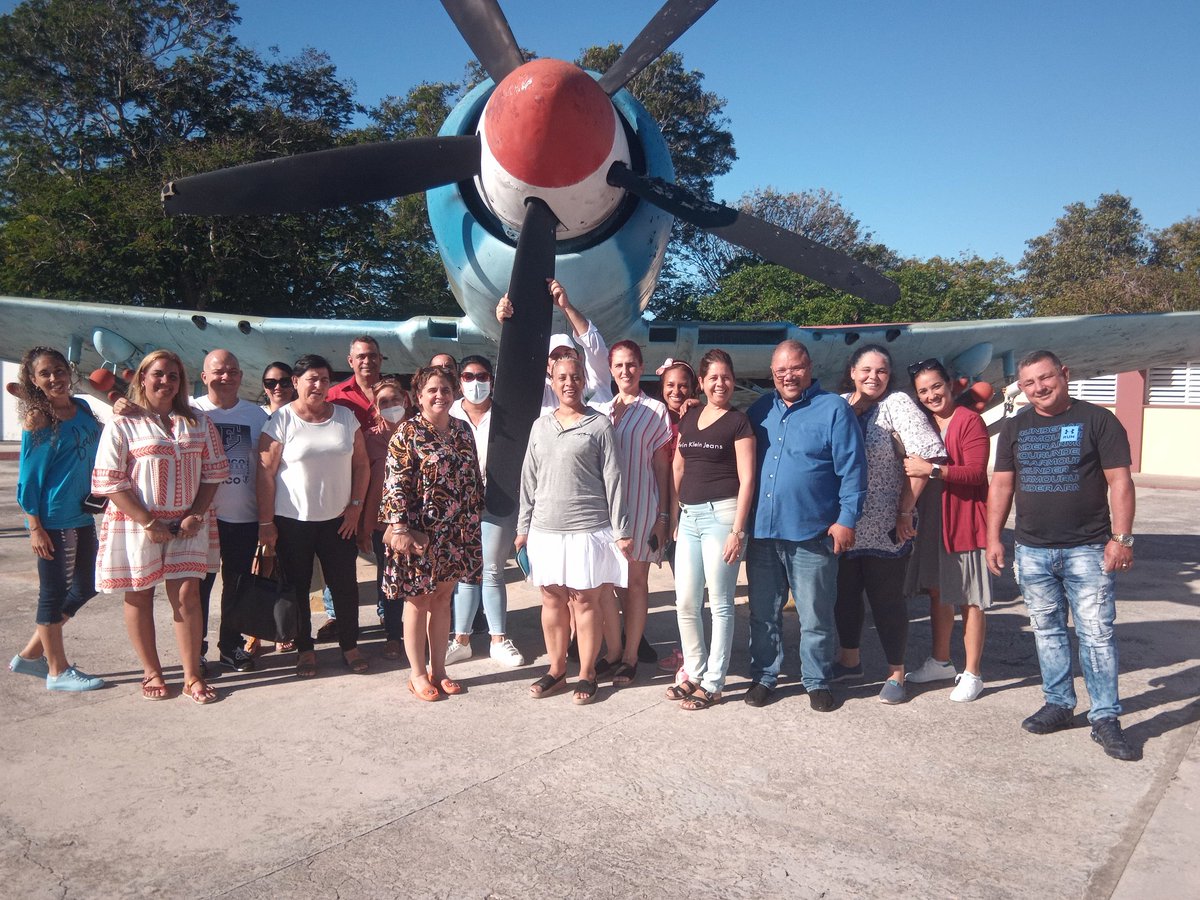 DPSHabana's tweet photo. Para recordar ese histórico y victorioso hecho, visitamos el Museo Memorial Playa Girón, lugar donde se conservan restos de la primera derrota del imperio yanqui en América Latina.
✍️ Nuestra tierra jamás será mercenaria. https://t.co/blajYiFb6W