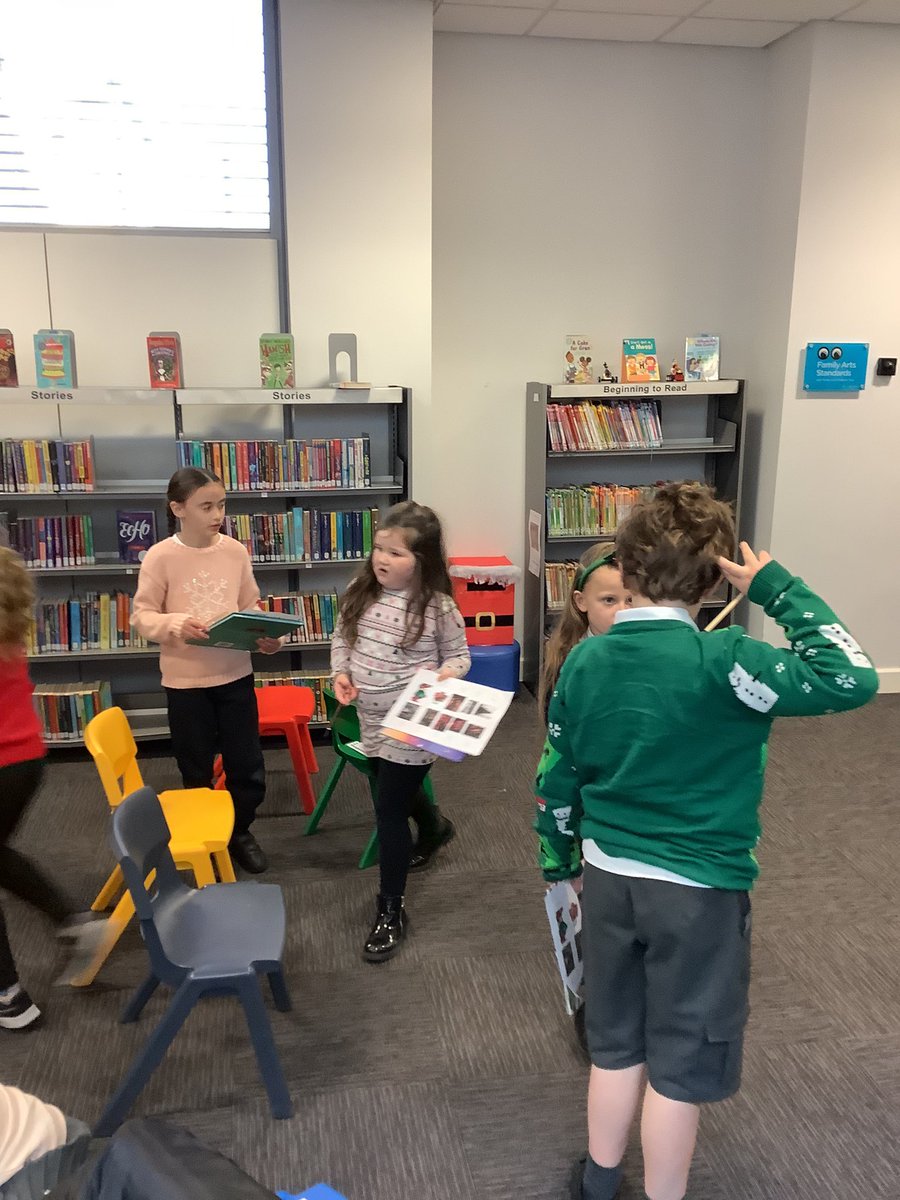 WFPCherry's tweet photo. We had a wonderful time at @HaltonLibraries taking part in our festive workshop. Thank you so much to our grown up helpers and to the library staff for a lovely morning @WestfieldPrimar 🎅 🎄 📚 https://t.co/tcLO2evRIP
