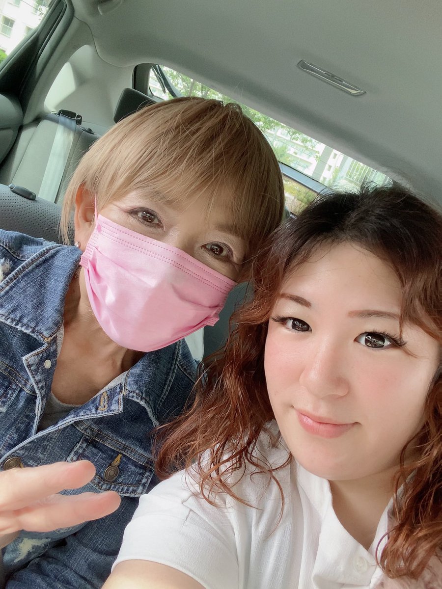 hitoooochanman's tweet photo. 大好きなお母さんへ❤️

産んでくれてありがとう😍
いつもひとみの事心配してくれて
そばに居てくれて、時にはちゃんと
叱ってくれたから、こうやって立派に育ったよ！

一緒に笑ったり、怒ったり、泣いたり、色んな所に行って、最高の思い出作り出来たありがとう😍
お空でいつまででも見守っててね🌟 https://t.co/5HNeQ4ntWX
