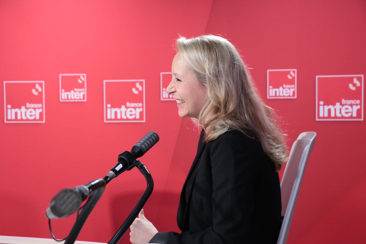 Henri_de_Roche's tweet photo. Bon anniversaire à la meilleure d'entre nous @MarionMarechal https://t.co/m1gZfxLFS1