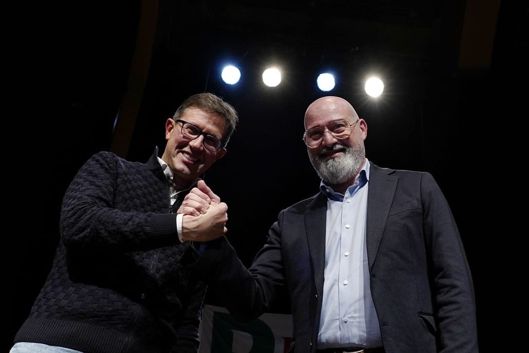 DarioNardella's tweet photo. .@sbonaccini può aggregare tutti i sindaci e gli amministratori locali. Un fronte comune per cambiare davvero il @pdnetwork con l’energia e la credibilità della politica che si fa nei territori.

Se sei un sindaco o un amministratore locale aderisci qui: https://t.co/vJFzIoQlcG https://t.co/DGnpLnANvZ
