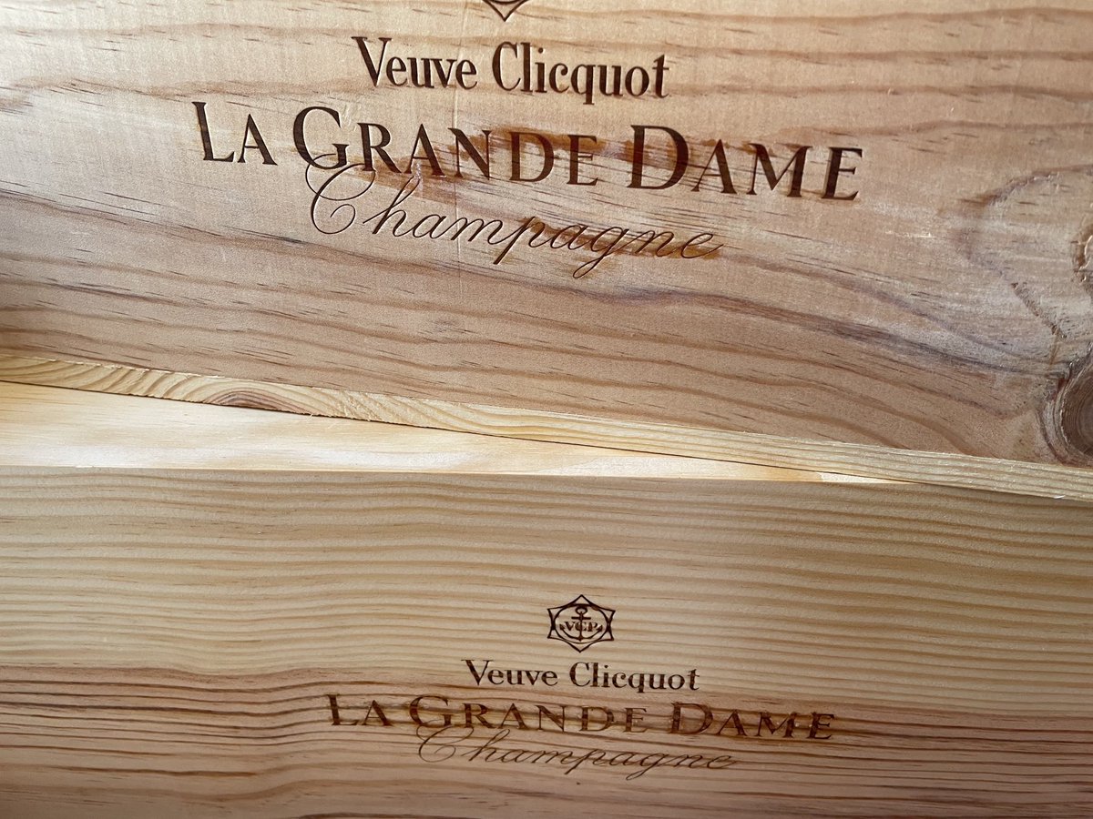 Masterclass aujourd’hui à 13h30 #vivezbordeauxtasting, le festival de dégustation ⁦<a href="/TerredeVins/">Terre de Vins</a>⁩ au Palais de la Bourse a ouvert ses portes ! #VeuveClicquot #LaGrandeDame #Champagne