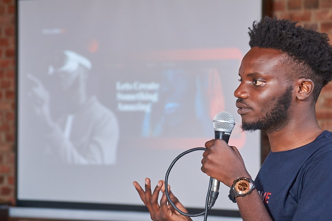 collabomezw's tweet photo. Our Co-Founder Tanatswa briefing people about the #CollaboMe platform... https://t.co/cfNudXFoLv