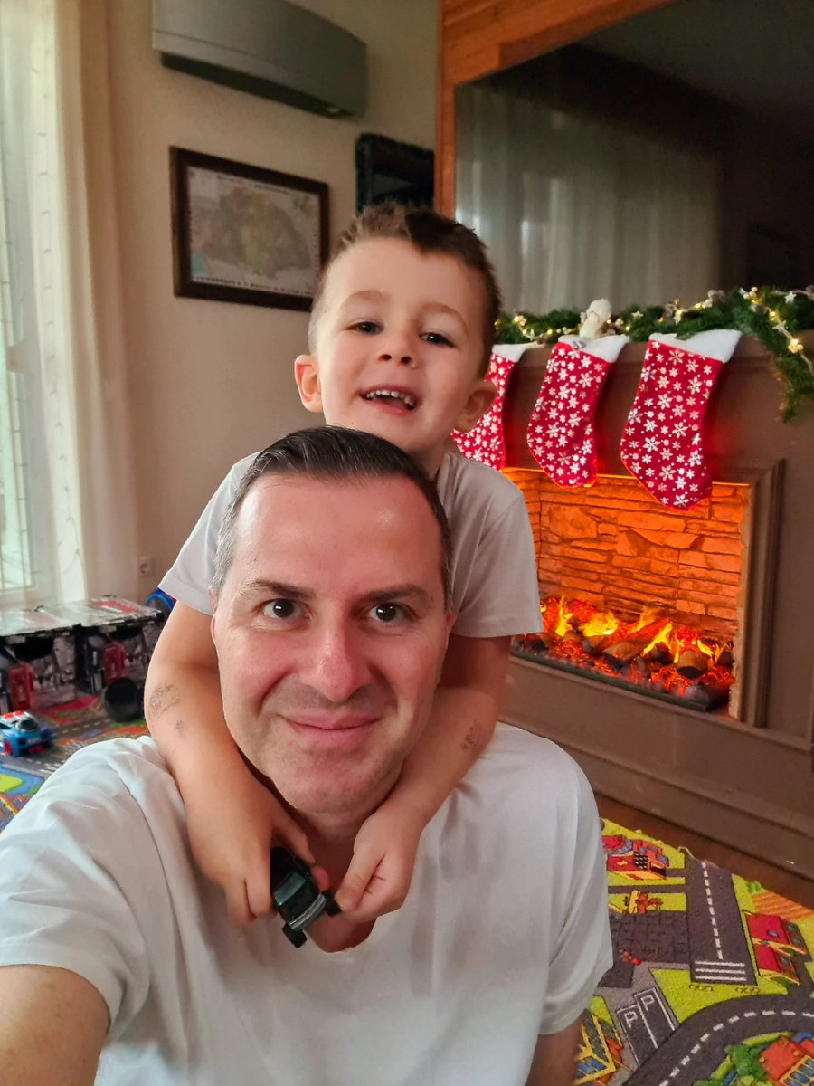 BalaiczZ's tweet photo. Játékos Advent
#advent #itthon #vendel #vendi #kisfiunk #otthon #karacsonyrakeszulve #jatek https://t.co/AxqD02bfNB