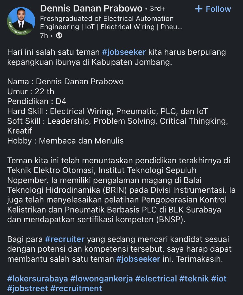 darilinkedin's tweet photo. Wkwkwkwk kreatif, much better than foto muka selayar hape 🤣 https://t.co/2iXV66zjtO