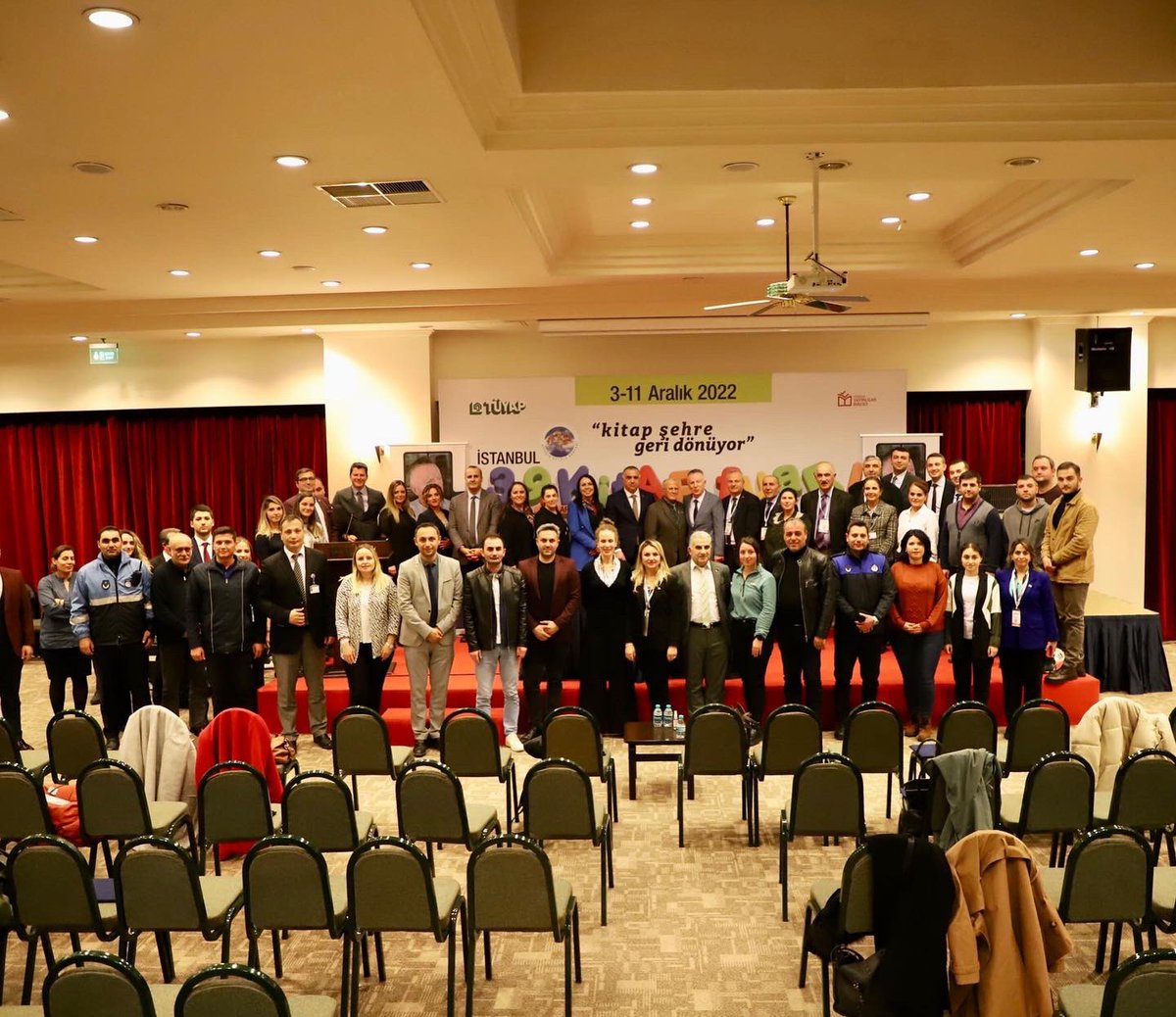 Büyükçekmece Belediyesinin değerli Yöneticilerine “Yeşil Yeni Liderlik” Sertifikalarını, @buyukcekmecebld Belediye Başkanımız <a href="/drhasanakgun/">Dr. Hasan Akgün</a> ile birlikte takdim ettik.

#yeşilyeniliderlik #yeşilekonomi #yeşilyenidüzen #greennewdeal