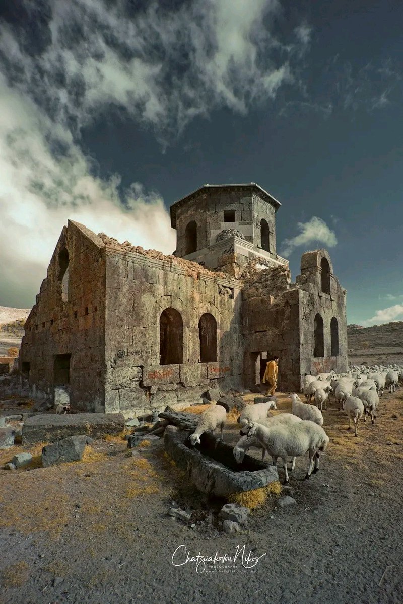 The deserted Greek Orthodox Red Church at Güzelyurt Cappadokia - Turkey. 🙏