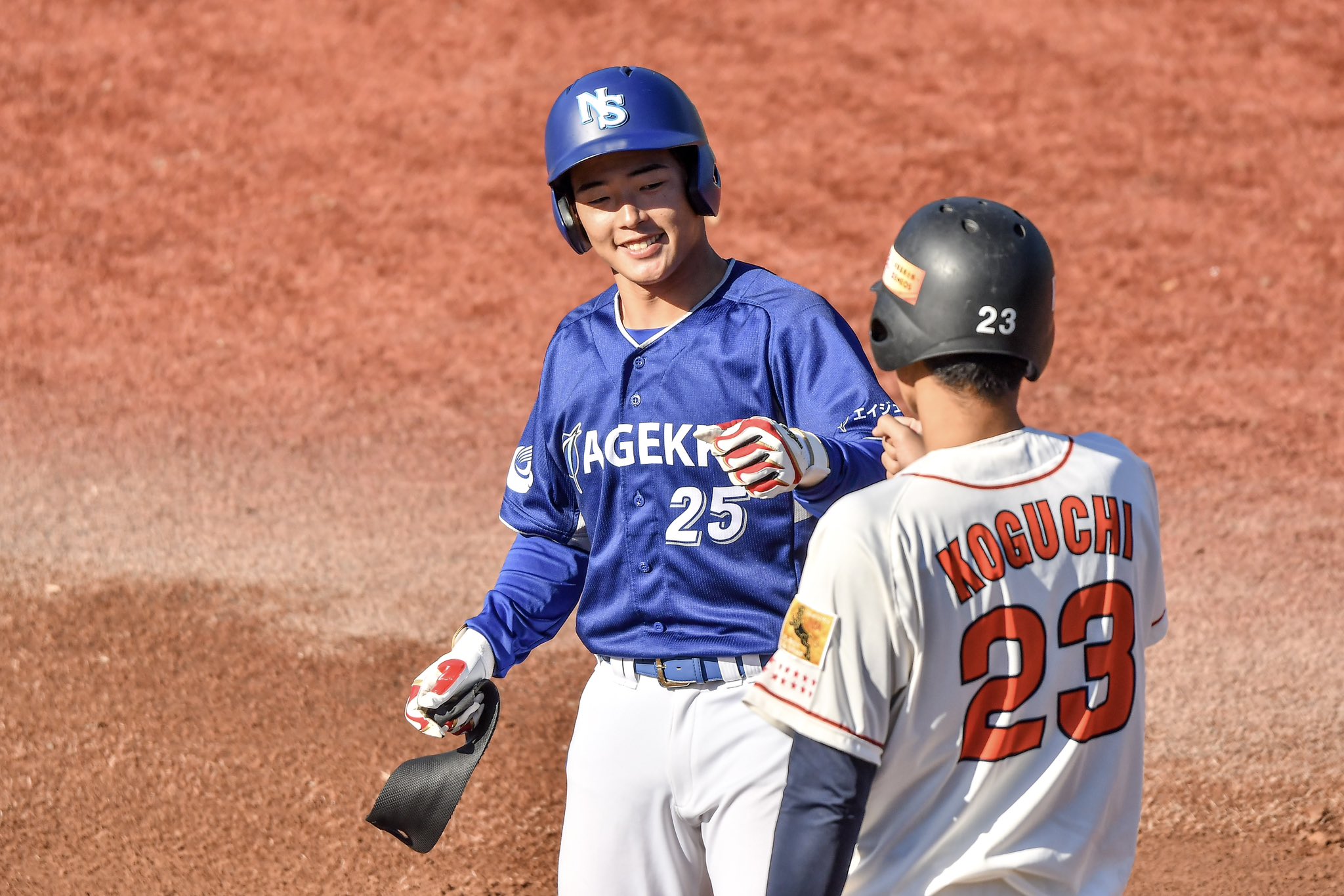 中央学院大学 硬式野球部グラウンドコート