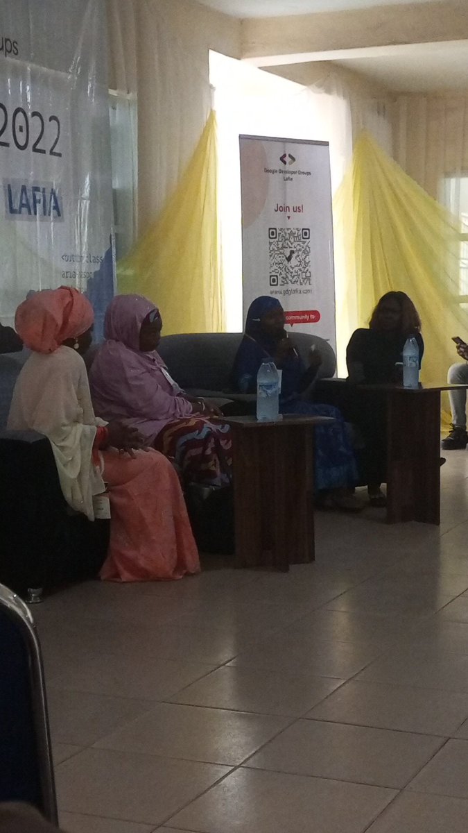 peaceajayi2's tweet image. Hajia Gajere giving us her tech backstory 🔥
#devFestLafia
#devFest2020