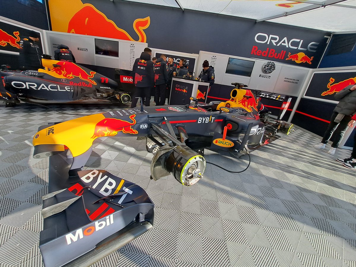 DestinationMK's tweet photo. Crowds are building for the @redbullracing #MKHomerun ... the cars and bikes are in the paddock! ๐
It's going to be one hell of a show ๐ฎ https://t.co/vGxl7ALz7g