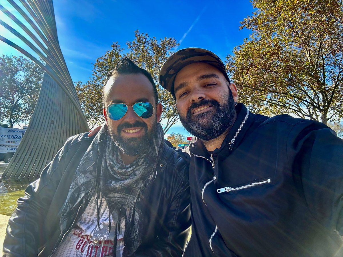 Ruben_alone's tweet photo. A disfrutar el #finde π₯³
.
#husband #husbandandhusband #AF #AFlife #AFStyle #gaymers https://t.co/O0ZHpMIN9Y