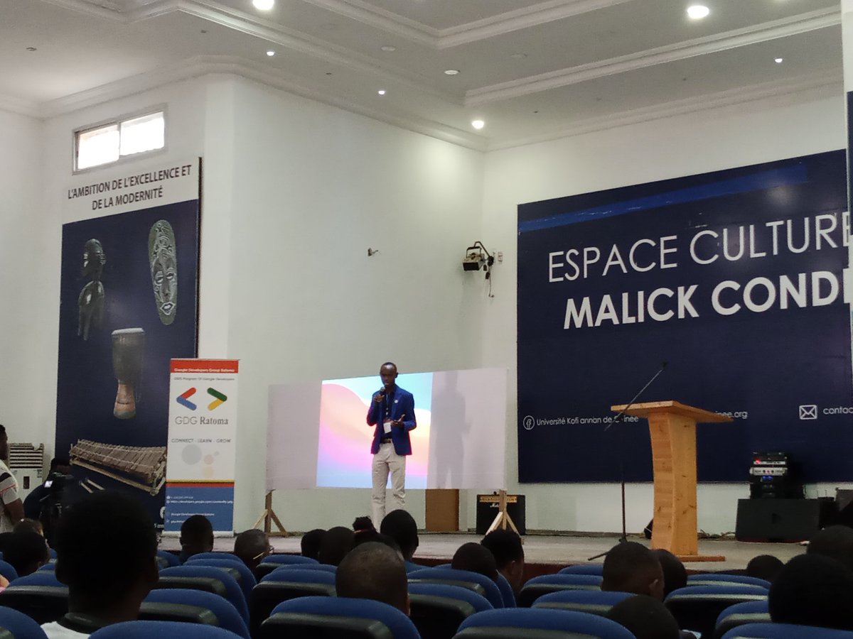 Cyprien_T's tweet photo. Ouverture du DevFest Conakry par Roméo Kouame, @gdgratoma lead,
#DevFestConakry #DevFest #DevFest2022 #ZeroToHeros #GDG #GDGSSA #GDE https://t.co/UzBHc9UaG3