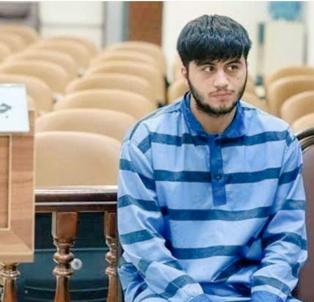 The possibility of execution of the 20 yo protester #MahanSadrat is very high.  Mahan is innocent and the IR wants to suppress protests by executing him. News has been reported from the prison that Mahan is set to be executed any minute. please Let the world know.