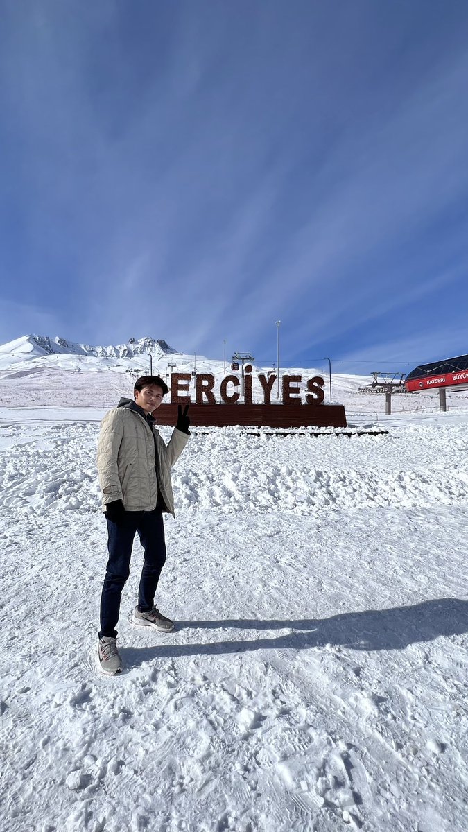 IzreenNaim's tweet photo. Roadtrip Dubai-Cappadocia-Istanbul 9 hari 8 malam 🇦🇪🇹🇷

•Naik bangunan tertinggi dunia ✅
•Naik hot air ballon ✅
•Main salji ✅
•Melawat Hagia Sophia ✅

Aku akan kongsikan itinerary,tips dan bajet dekat thread ni https://t.co/RRahbiNyfn