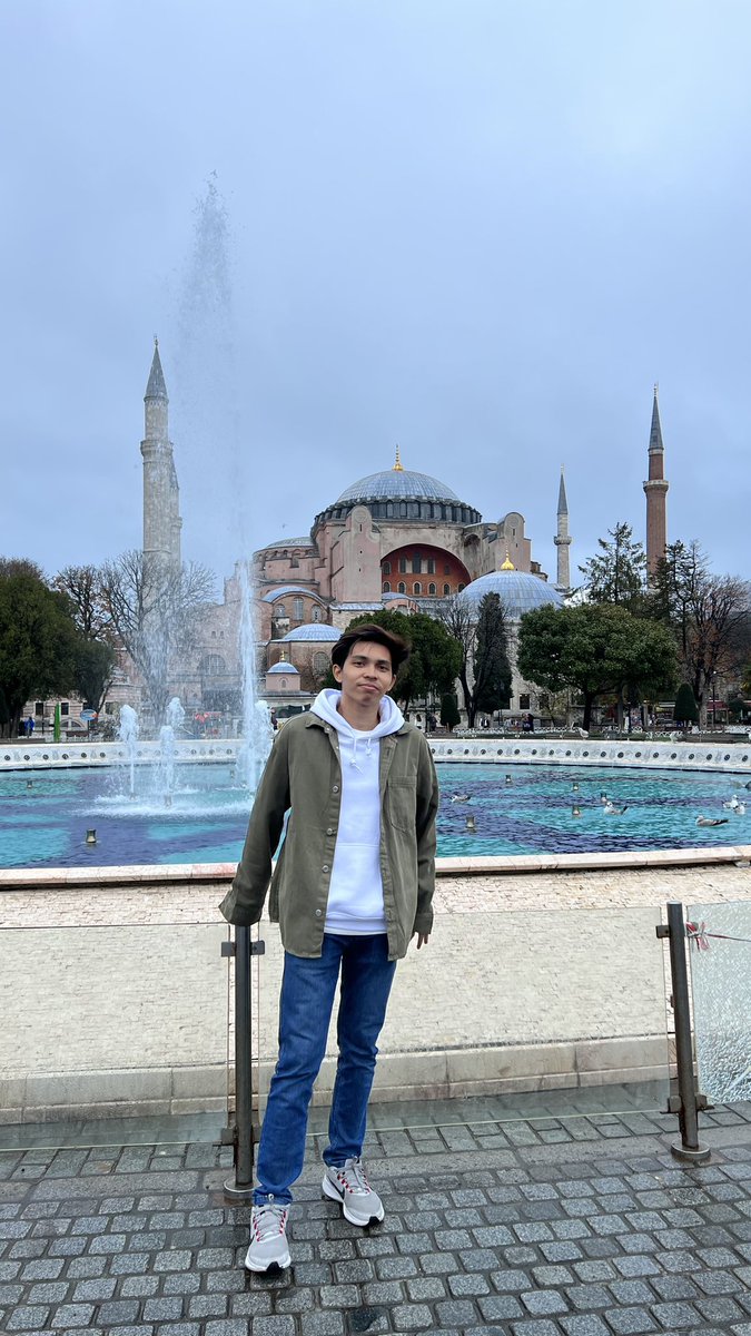 Roadtrip Dubai-Cappadocia-Istanbul 9 hari 8 malam 🇦🇪🇹🇷

•Naik bangunan tertinggi dunia ✅
•Naik hot air ballon ✅
•Main salji ✅
•Melawat Hagia Sophia ✅

Aku akan kongsikan itinerary,tips dan bajet dekat thread ni