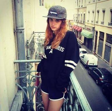 I15503785's tweet photo. ボックスロゴがキュート♥️💫
Supremeのキャップ🙈‼️
かわいいと思ったらRT💋🎶 https://t.co/OKkaztgioj