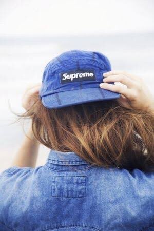 I15503785's tweet photo. ボックスロゴがキュート♥️💫
Supremeのキャップ🙈‼️
かわいいと思ったらRT💋🎶 https://t.co/OKkaztgioj