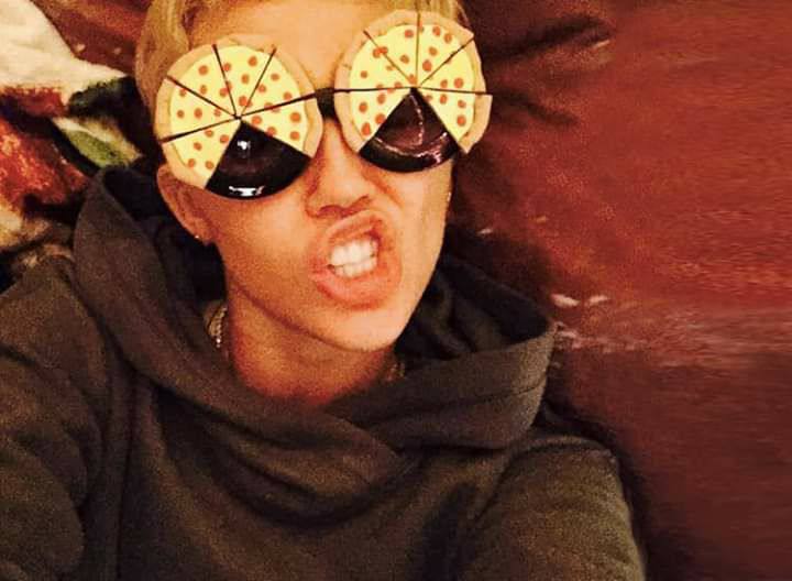 AnjaAMV's tweet photo. Miley Cyrus. https://t.co/O0eieeYZkJ