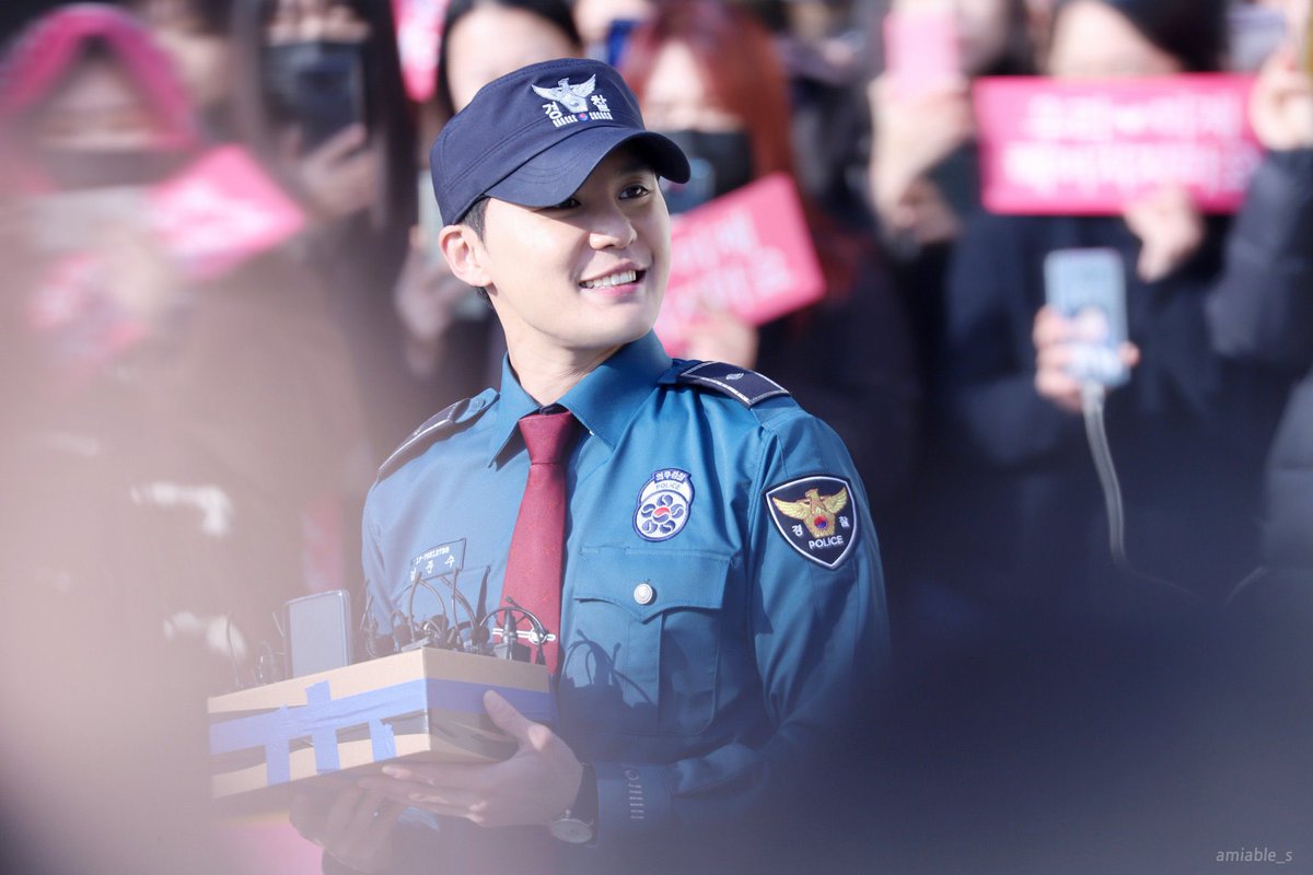 0101JYJ's tweet photo. Junsu π #ManIsPink https://t.co/fXFYR9VPrd