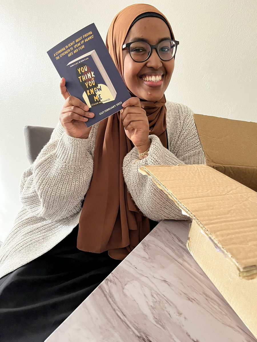 ayaan_moham's tweet photo. A series of unboxing pictures. I was too hysterical to be sharing any videos sadly 🥲

If you’d like to request a proof, You Think You Know Me is available on NetGalley: https://t.co/ERC2eRek2A https://t.co/1BoBDVR1HR
