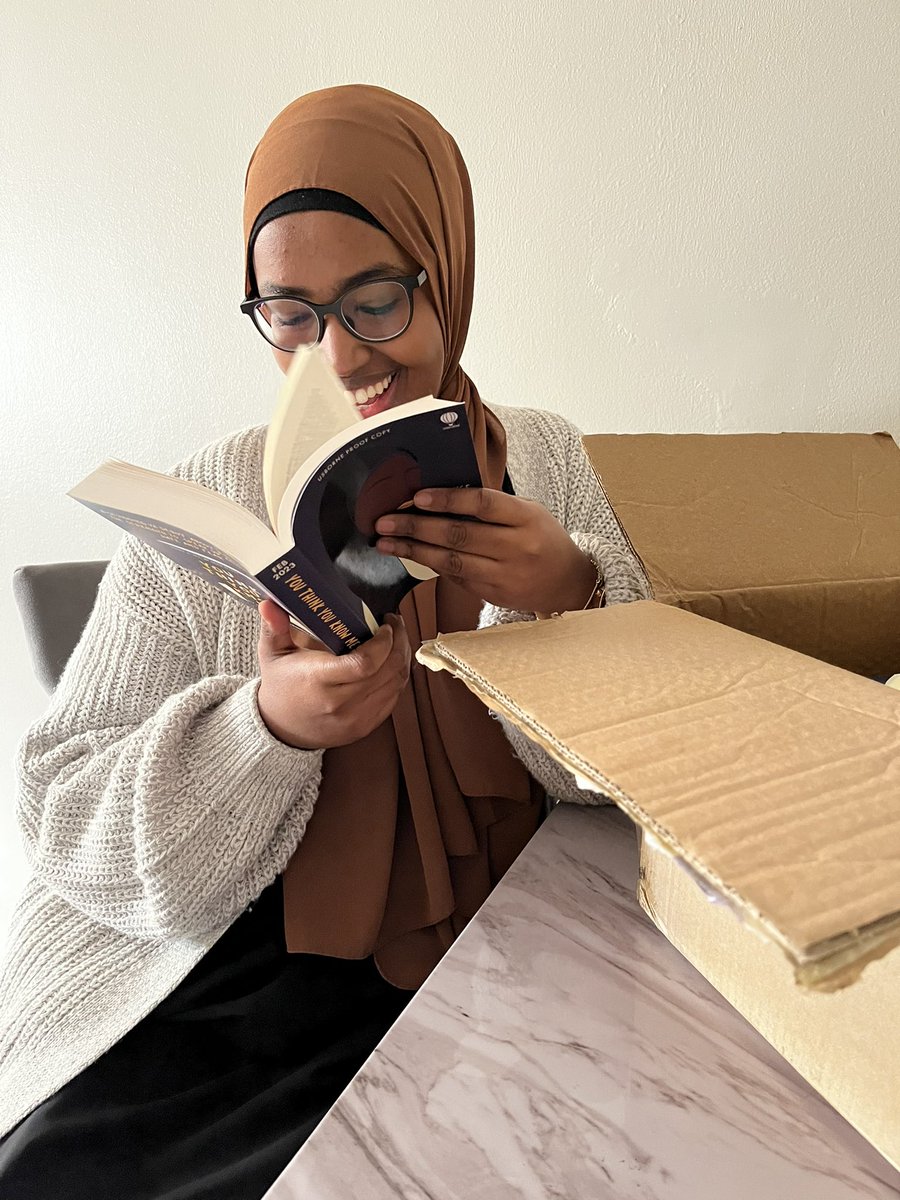 ayaan_moham's tweet photo. A series of unboxing pictures. I was too hysterical to be sharing any videos sadly 🥲

If you’d like to request a proof, You Think You Know Me is available on NetGalley: https://t.co/ERC2eRek2A https://t.co/1BoBDVR1HR