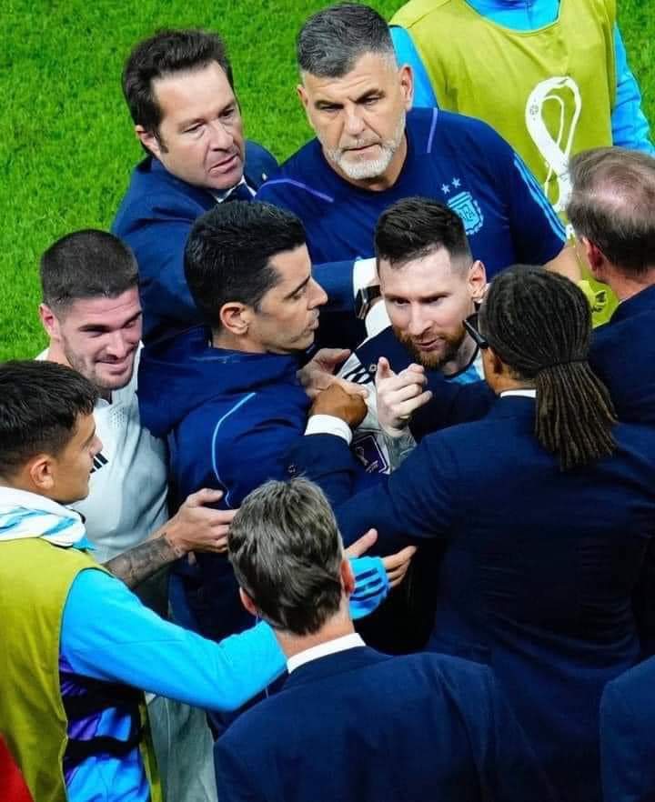 'When you play with a gentleman, you play like a gentleman. But when you play with bastards, make sure you play like a bigger bastard. Otherwise, you will lose.' - Sheikh Mujibur Rahman, Father of the Nation of Bangladesh 🇧🇩 
#LeoMessiVsVangaal #LionelMessi #argvsned @rodridepaul