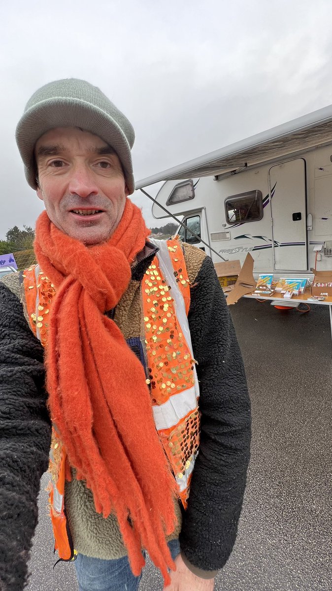 ST3AMCo's tweet photo. “IT’S ALL HER FAULT…
Lovely to hear Scott McKenzie of @MollyLimpets tell @BecMeas all about how Carolyn Heslop inspired him with a sewing machine
#ArtOfSewing #ArtConnects
But will he rise to the orange disco mum jacket
We know where to get the fabric!🤣
#LetsCreateXmas🎄 https://t.co/WceiQJwrUF