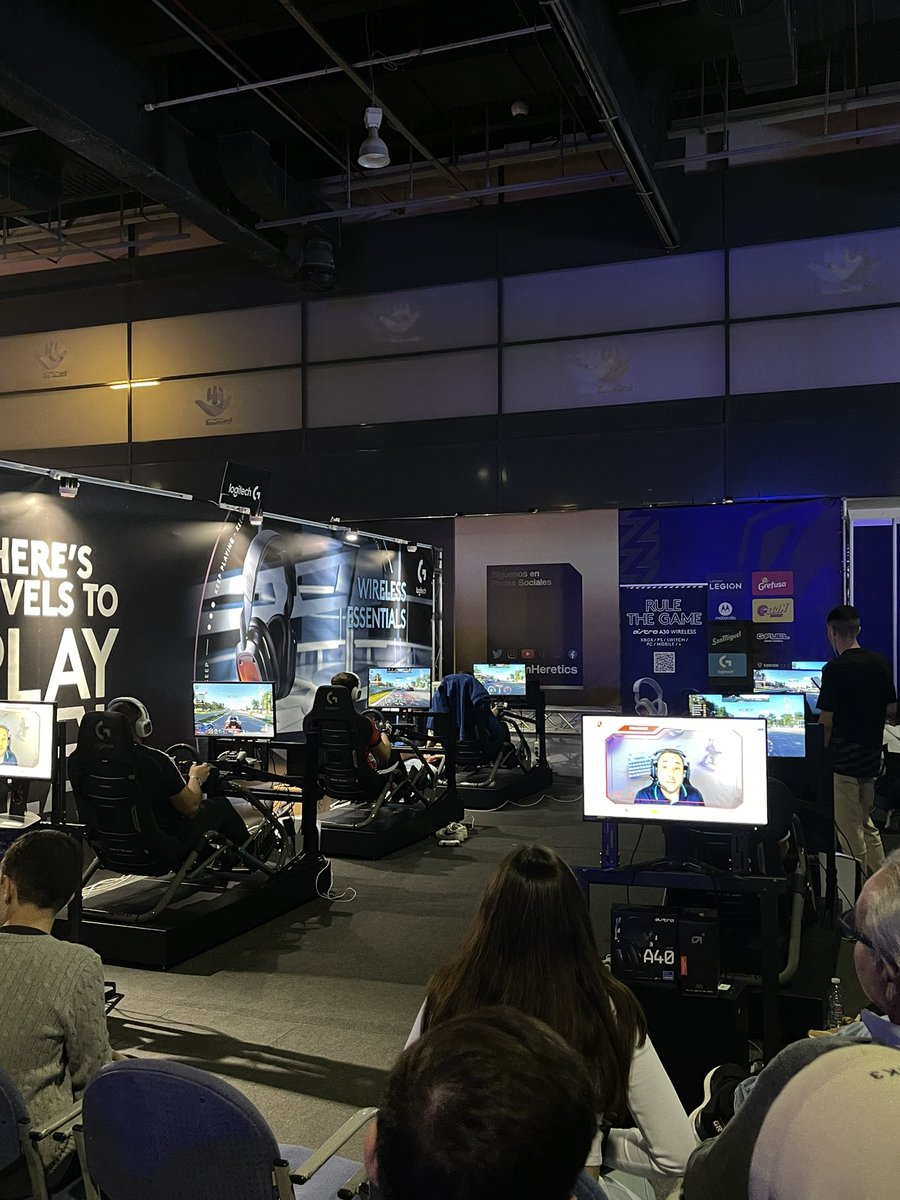 Empieza la <a href="/Porsche_Iberica/">Porsche Ibérica</a> sprint race en directo desde la @DreamHackSpain ⚡️⚡️⚡️

Ojito que aquí hay mucho nivel 🤯🤯

👇🏻Sigue el directo👇🏻
twitch.tv/alejandro_garn…