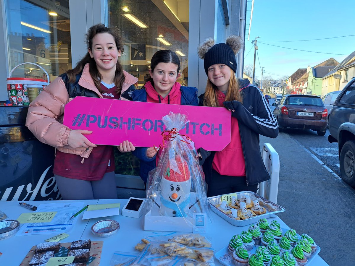 KinvaraHockey's tweet photo. Kinvara Hockey Club Annual Cake Sale
TODAY!
🎄Eurospar Kinvara
🎄10-2pm
All money raised goes towards our #pushforapitch campaign 💪🏑💪
Raffle prize:Cake from Sandra’s Cake House
Thank you for your support! https://t.co/sWzE359bOa