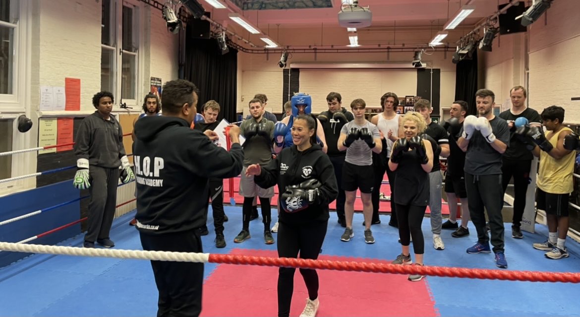BoxingAwards's tweet photo. Presentation time - well done to the HOP adult boxing beginner class working, all working through their #boxingawards receiving #preliminary &amp; #standard awards #structuredboxingprogramme #boxerdevelopment #hardworkpays #teamworkmakesthedreamwork #dontthinkyoucanknowyoucan 👊🏾💥 https://t.co/98Btozqccw