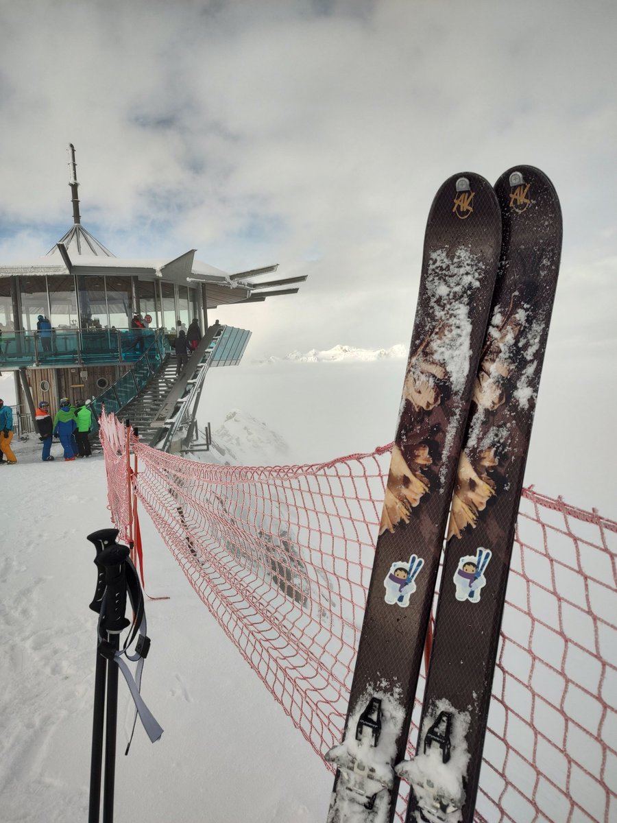 cygro's tweet photo. Enjoying the time with the #skiforce22 folks at the slopes in @obergurglcom.
#salesforce #skiiing #astro @salesforce https://t.co/wc9I2kmmiC