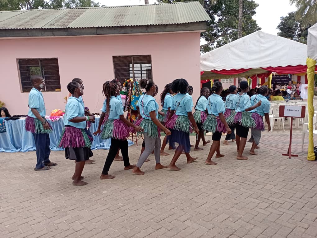 sonnino123's tweet photo. Mwaka 2022 DMI ilipokea watoto 126 Wahanga wa usafirishaji haramu wa binadamu, miongoni mwao 25 waliunganishwa mapema tu na familia zao kutoka kituo za mapokezi kabla ya kujiunga na mafunzo
#DMISpringOfHope https://t.co/msfMsE6Ehp