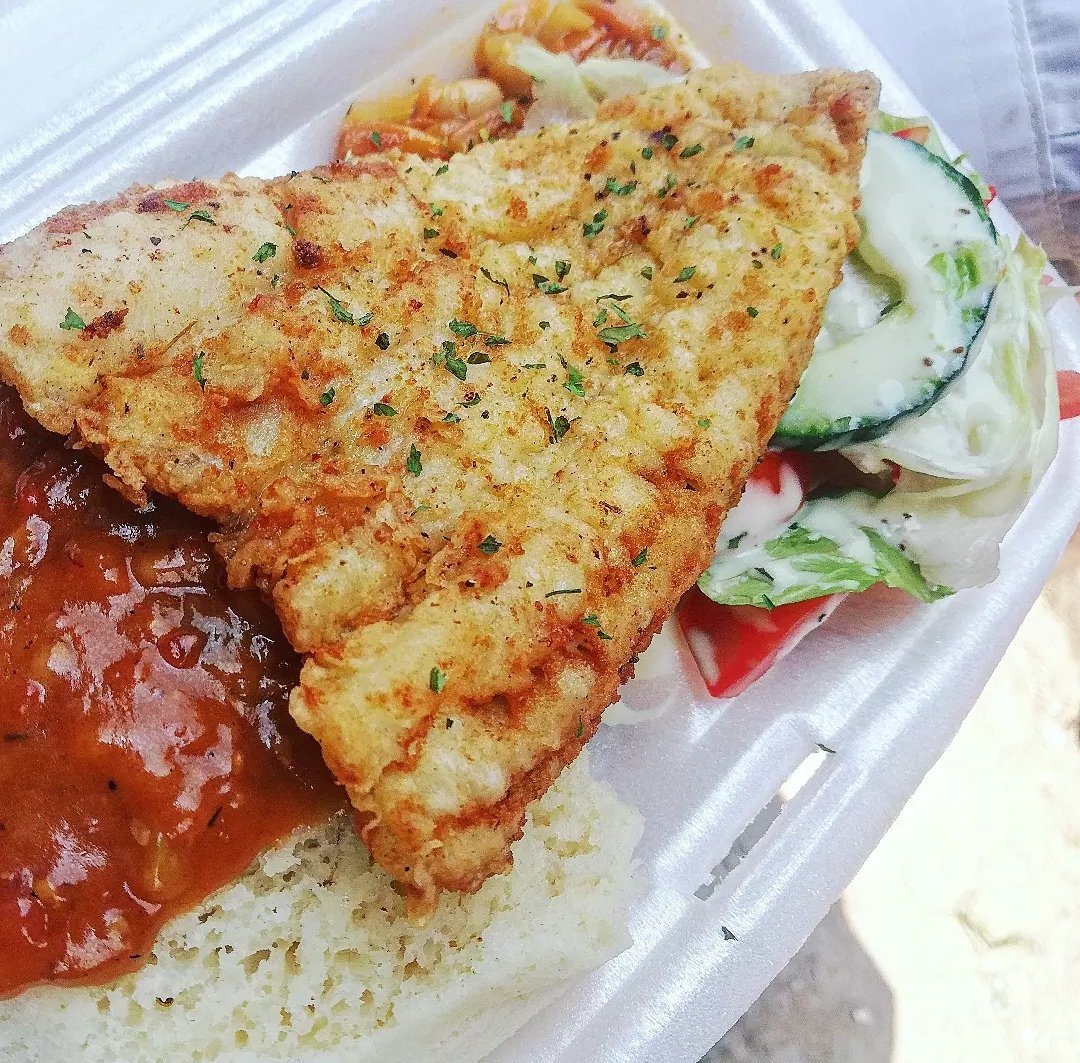 forkit_eatup's tweet photo. You can get all 3 for just R150.00

Call/whatsapp 0715858089 to place your orders

📌5703/13 Zulu Street, Lynnville Emalahleni 1039

Available till 11pm. https://t.co/w9NgvGByi5