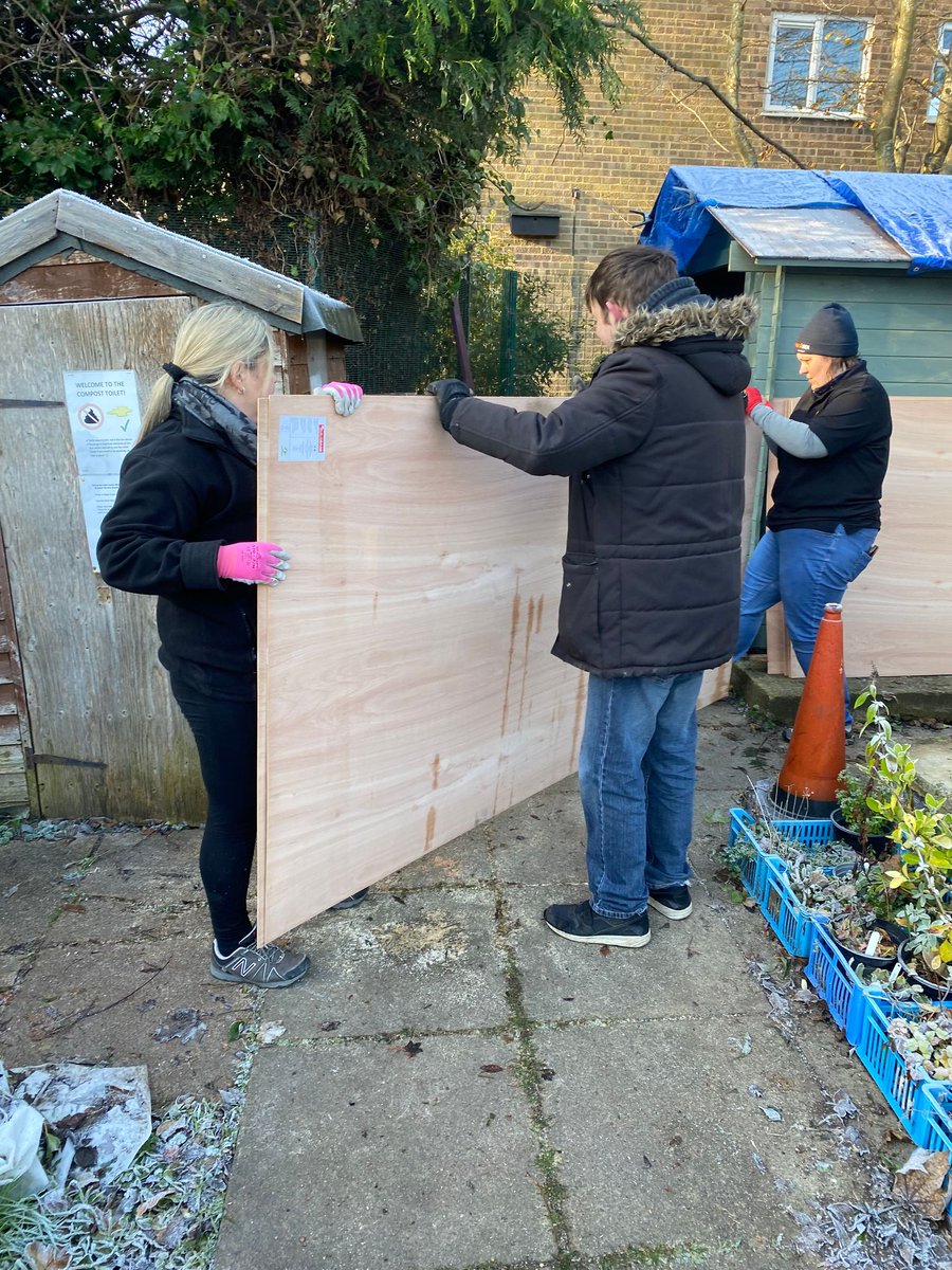 StyleAcre's tweet photo. Thank you to the team at @ElementSix_ for another day of volunteering at Wantage Marketing Garden for the 'Ambassadors for Good Programme'.
#charity #partnership #ambassadorsforgood #volunteers https://t.co/lCyi8kDALO