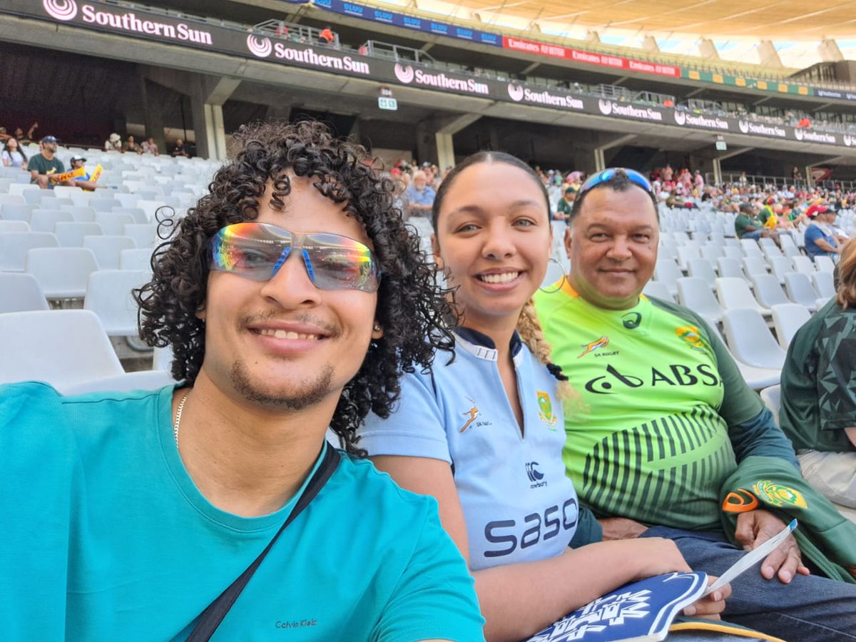 CindyLee_W's tweet photo. I want to #FeelTheVibes at the @CapeTown7s . Put me and my friends / daddy (your biggest supporter / bok befok) in the Sky box please. #UpgradeMySeat https://t.co/wxLMqfzcBs