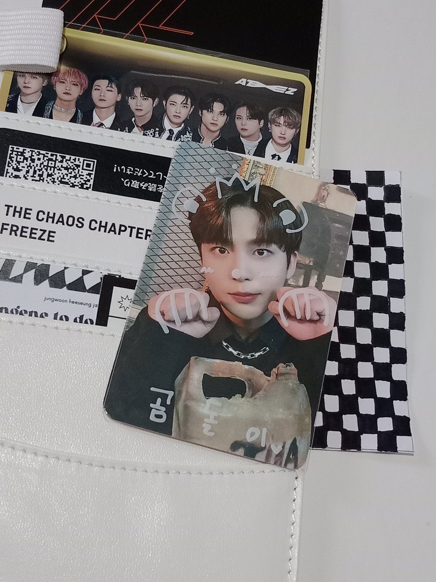 WTS SPC SW JONGHO

Price? Offer by Dm 
Ayoo aku sedang BU 🥺🤍