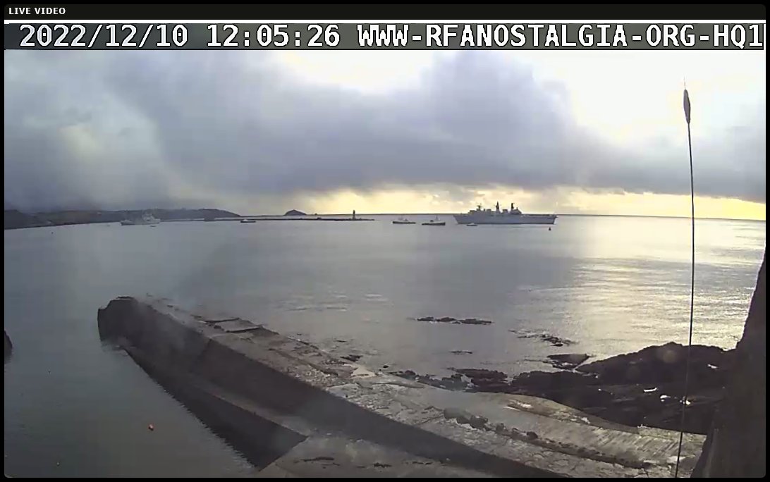 .@RFATiderace on C-Buoy and @hms_albion inbound at noon today.