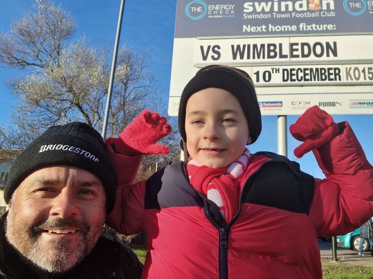 Ben_Boot72's tweet photo. Back home for the big match today. Swindon v AFC Wimbledon. 3 points today please Santa!🙏🙏⚽️⚽️ #swindontownfc https://t.co/u8VhN8MXF3