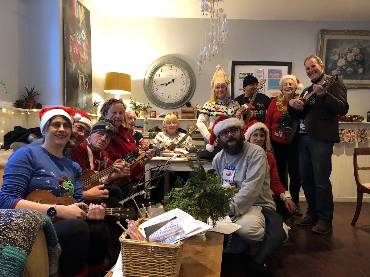 danabnormal's tweet image. Thank you Better Days for hosting us! Murdered some songs, lost some voices, and had a right laugh. #ventnor #keepventnorweird #ukulele