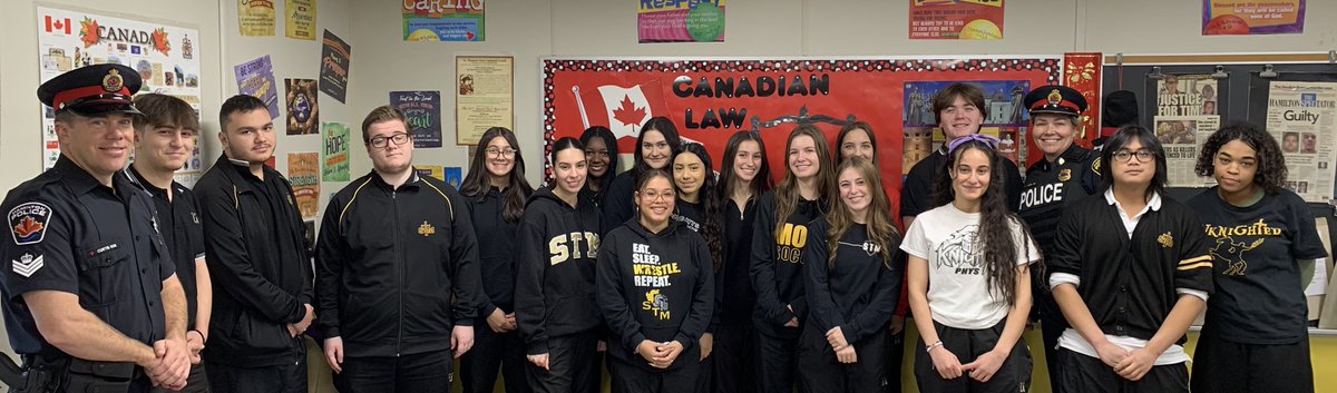STMLawClass's tweet photo. Busy week @stmcss law class with @HamiltonPolice
Thank you to Inspector Torrie, Staff Sergeant Curtis and Detectives Torrie and Eves for allowing us to explore policing and โhands onโ Crime Scene Investigations! #fingerprints #CSI #lawisfun! @HWCDSB https://t.co/bucjc9vteL
